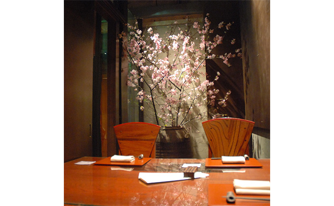 Private rooms made colorful by seasonal flowers