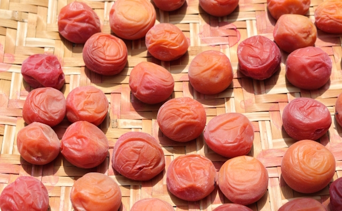 Umeboshi plums and the Grave of the fireflies - Review