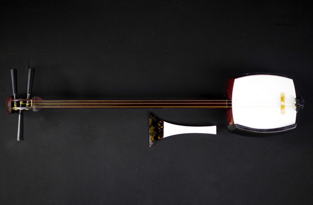 3 string japanese instrument